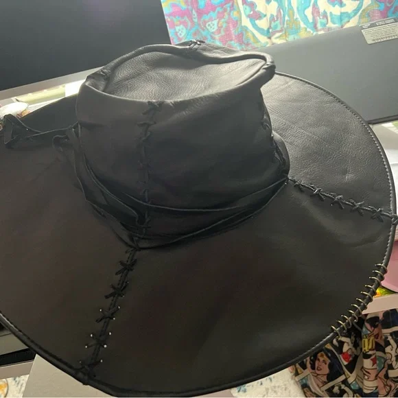 ONE teaspoon Women's Black Leather hat - Picture 8 of 10